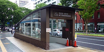 青葉通一番町駅地下自転車駐車場に自転車搬送コンベアを設置しました Photo